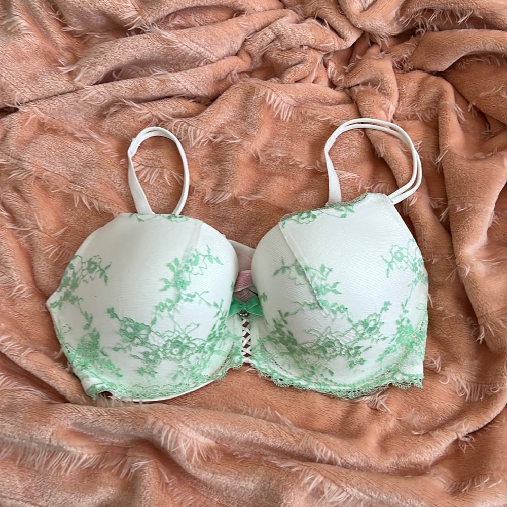 Victoria’s Secret Bra 34 D